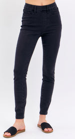 Load image into Gallery viewer, Judy Blue Pull-On Black Skinnies
